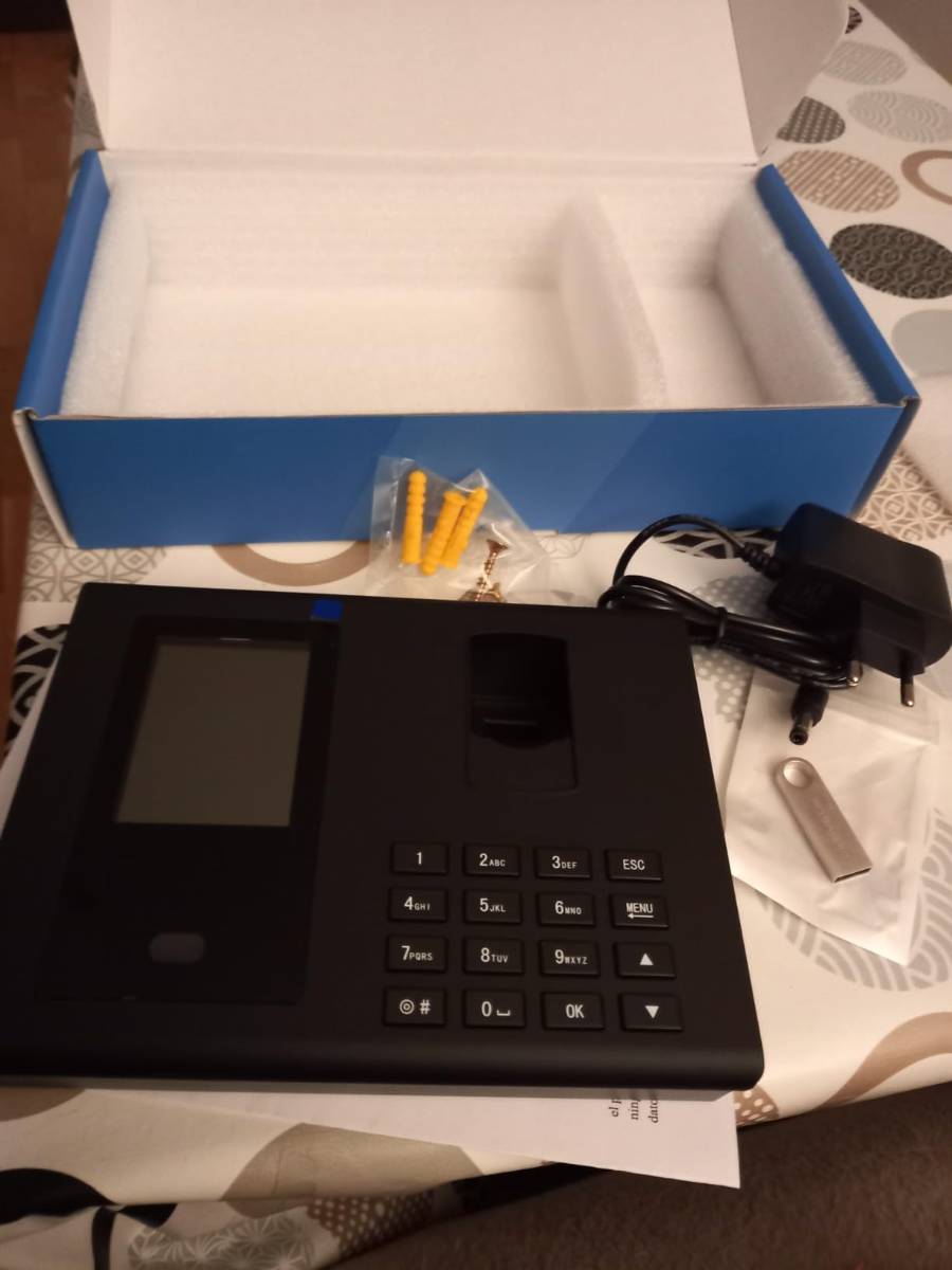 Review Aktivstar Máquina de Fichar Asistencia Biométrica contenido de la caja
